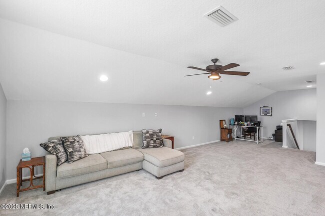 Building Photo - 268 Hutchinson Ln