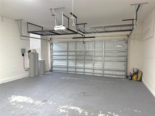 Building Photo - 1497 Softshell St