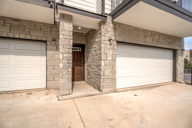 Building Photo - 21543 Sir Walter Ln