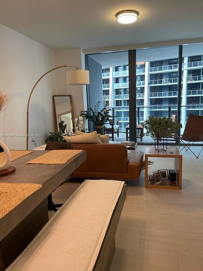 Building Photo - 1000 Brickell Plaza