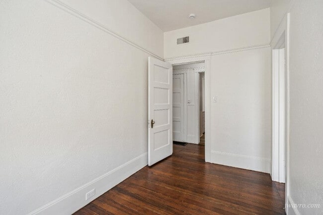 Building Photo - 1704 Steiner St