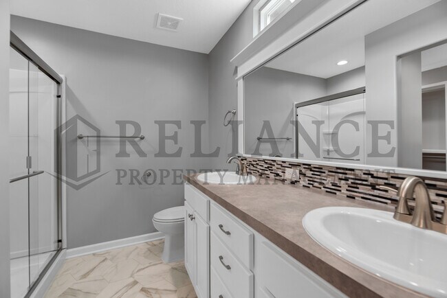 Building Photo - 1558 N Aster Cir