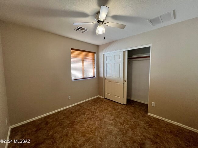 Building Photo - 8820 N Mesquite Bluffs Pl