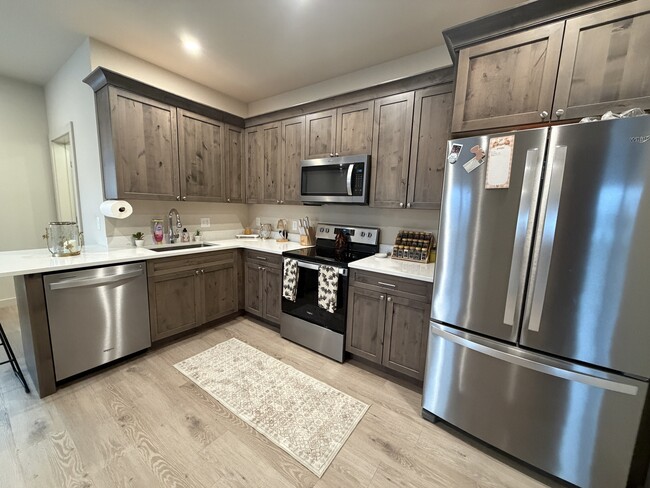 Building Photo - 4 Laurel Hill Dr