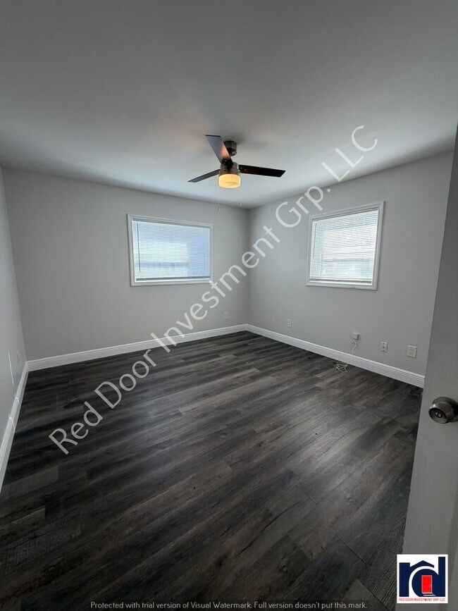 Building Photo - 2 Bedroom 1.5 Bath in the Heart of Downtown Deland~Available Now~