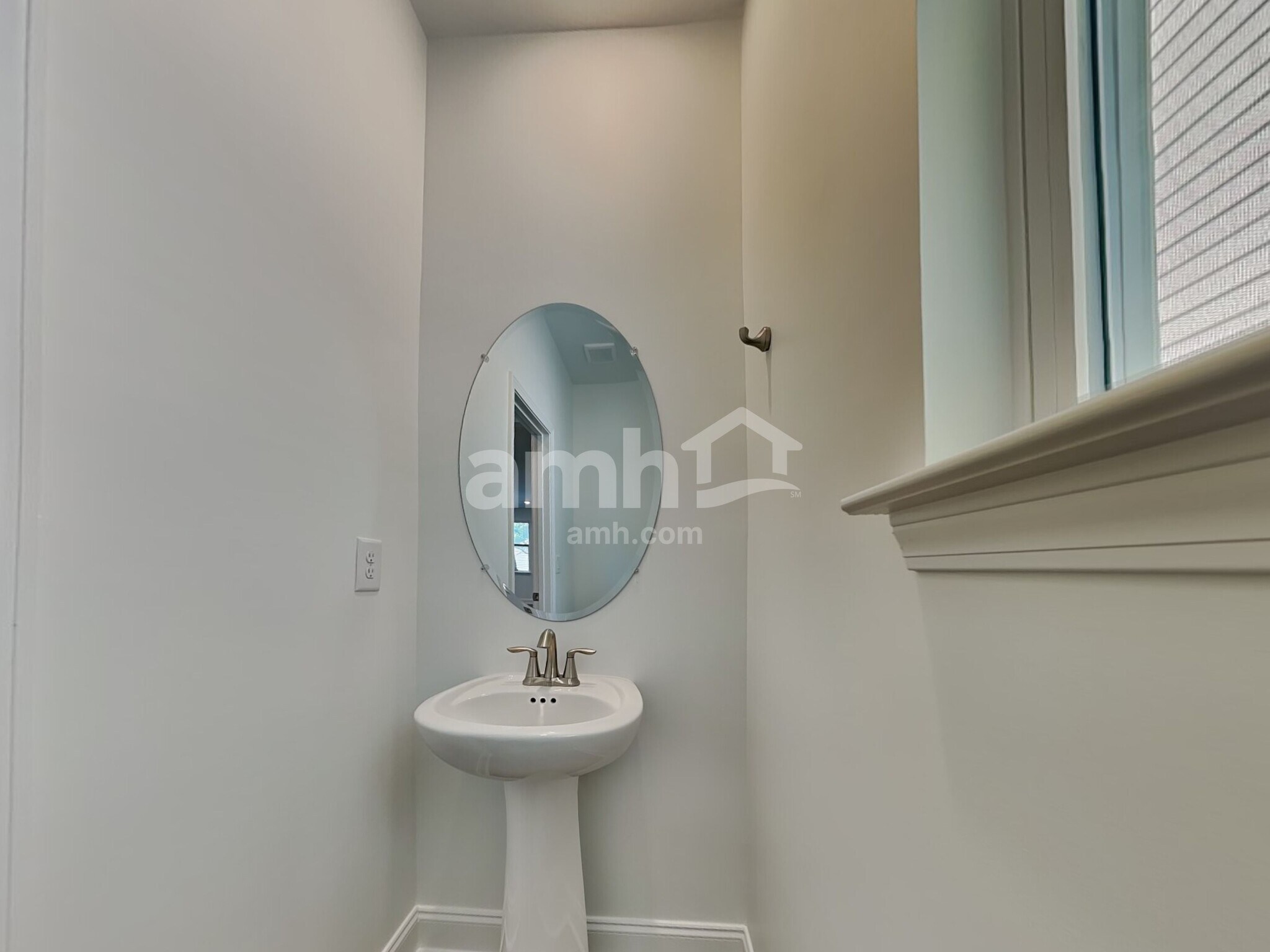 Building Photo - 102 Bellows Bnd