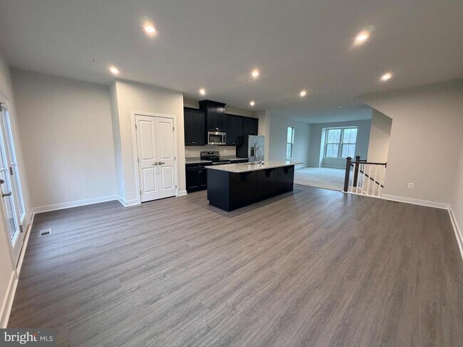 Building Photo - 9331 Klamath Ct