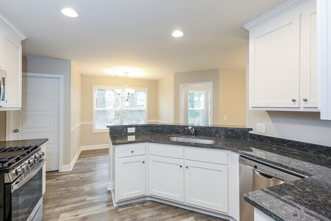 Building Photo - 148 W Wright St