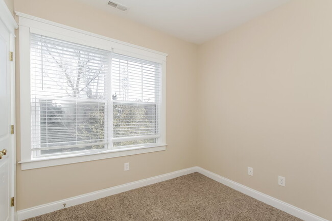 Building Photo - 7318 Darblay St