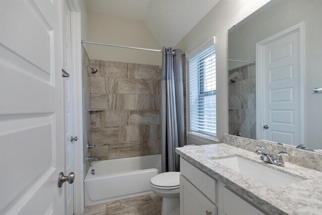 Building Photo - 30103 Aralia Dr