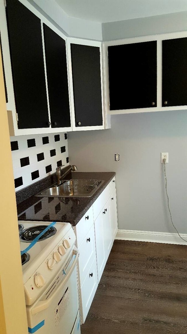 Building Photo - 420 Littleworth Ln