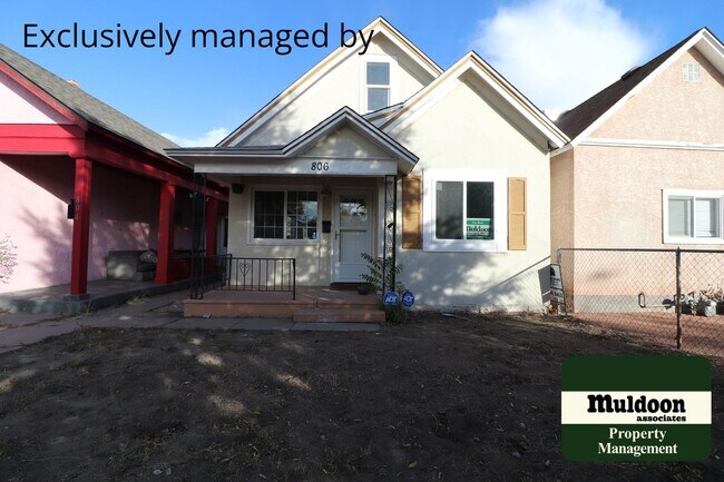 Primary Photo - Adorable 1.5 Story Home - Pets Ok! Nicely ...