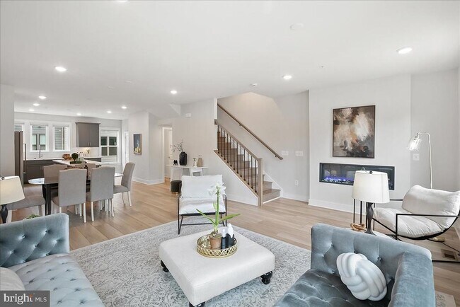 Building Photo - 12768 Sunrise Valley Dr