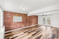 Building Photo - 512 62nd Ave N