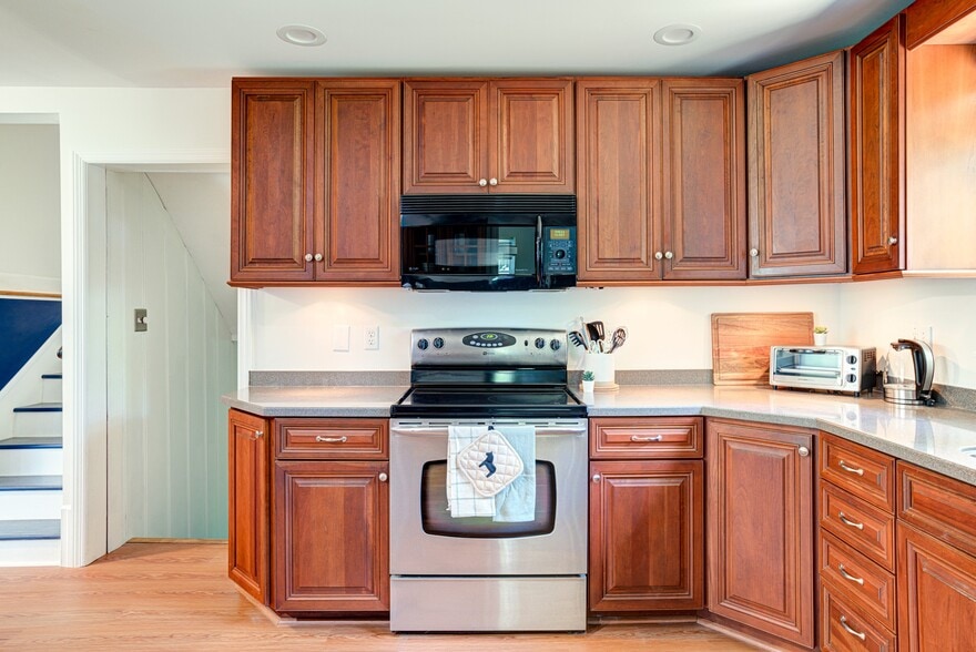 Building Photo - 7 Carol Ln