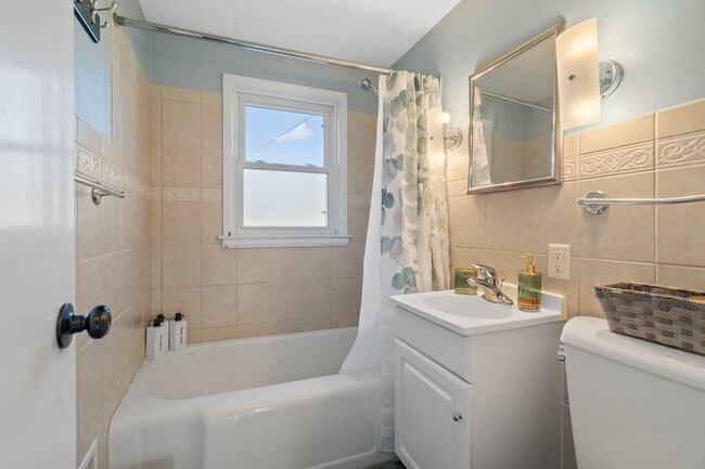 Building Photo - 1446 9th St