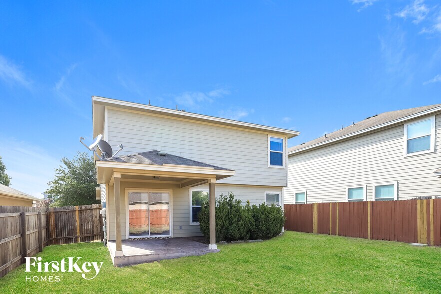 Building Photo - 1811 Buescher Path