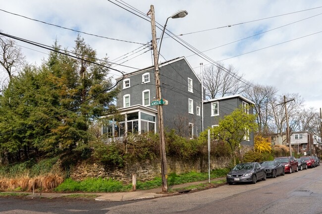 Building Photo - 3401 Ainslie St