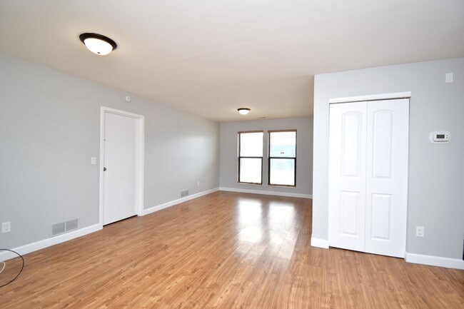 Building Photo - 758 Cincinnati-Batavia Pike