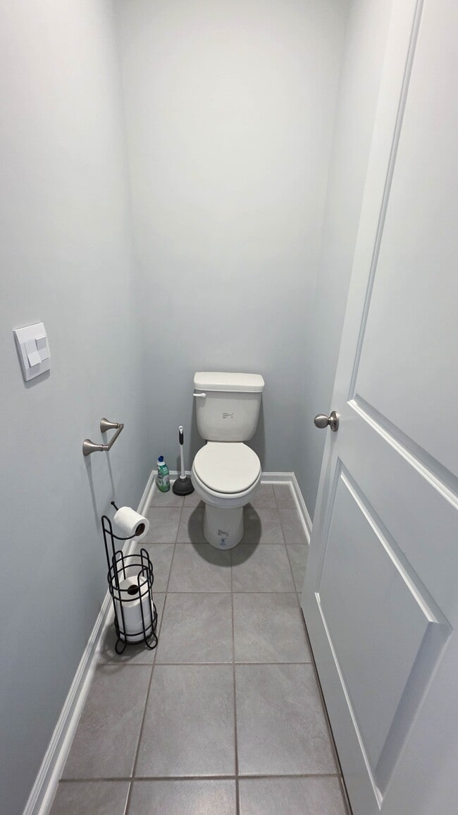 Building Photo - 506 Hogwart Ln