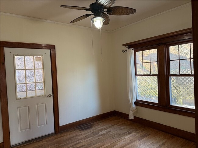 Building Photo - 6 Thorn St