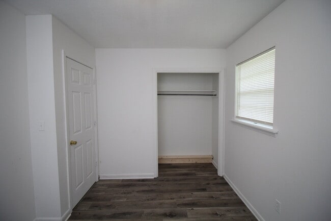 Building Photo - Central Pensacola 3-Bedroom Home Near Mall...