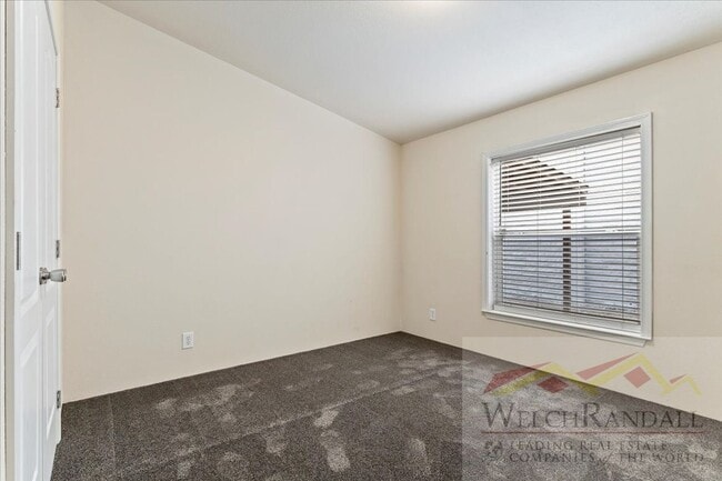 Building Photo - Beautiful 3 Bed 2 Bath Townhome in West Haven