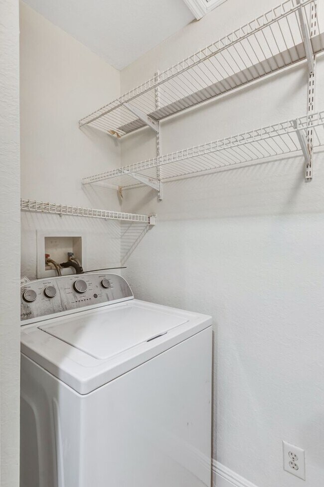 Building Photo - ** IBIS CLUB ** 3 BED / 2 BATH - CONDO - G...