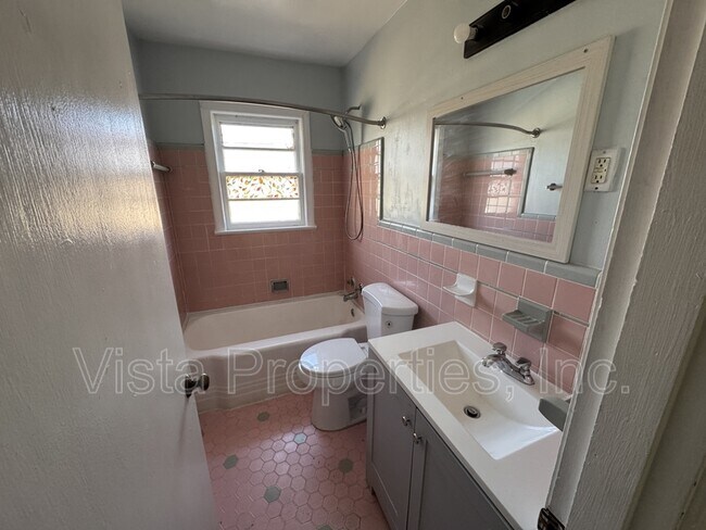 Building Photo - 3428 Fern Lea Rd