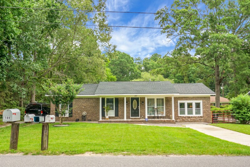 Building Photo - 145 Giles Dr