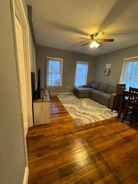 Building Photo - 21 Summer St