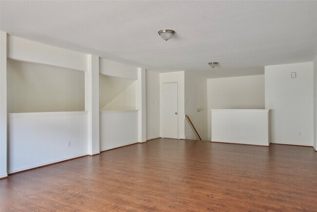 Building Photo - 2023 Creek Run Dr