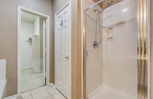 Building Photo - 14543 Bergenia Dr