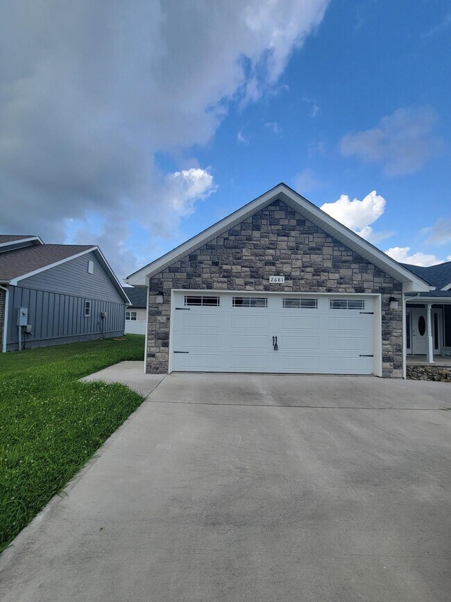 Building Photo - 2681 Cook Rd