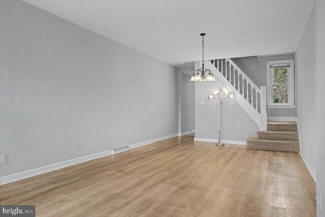 Building Photo - 203 N Dupont St