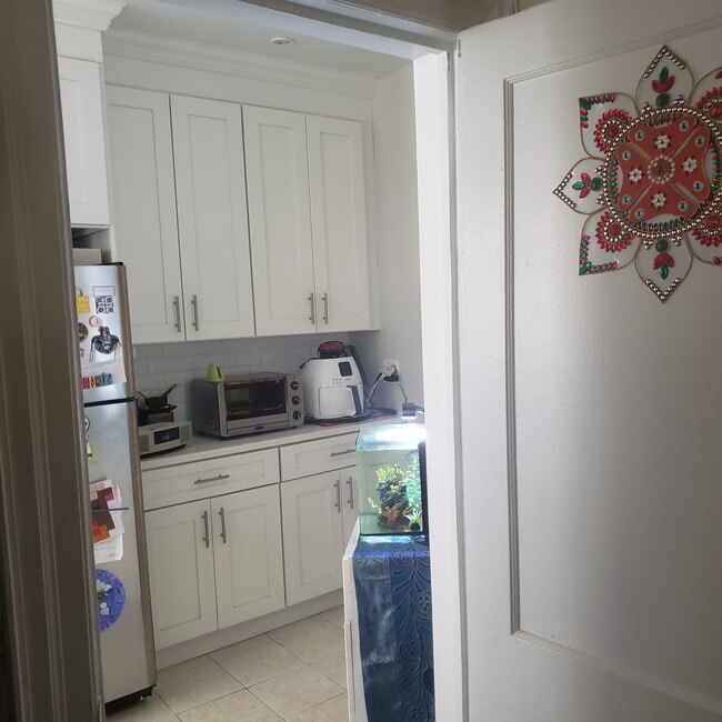 Building Photo - 2317 29th Ave