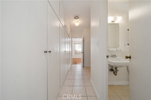 Building Photo - 20436 Wells Dr