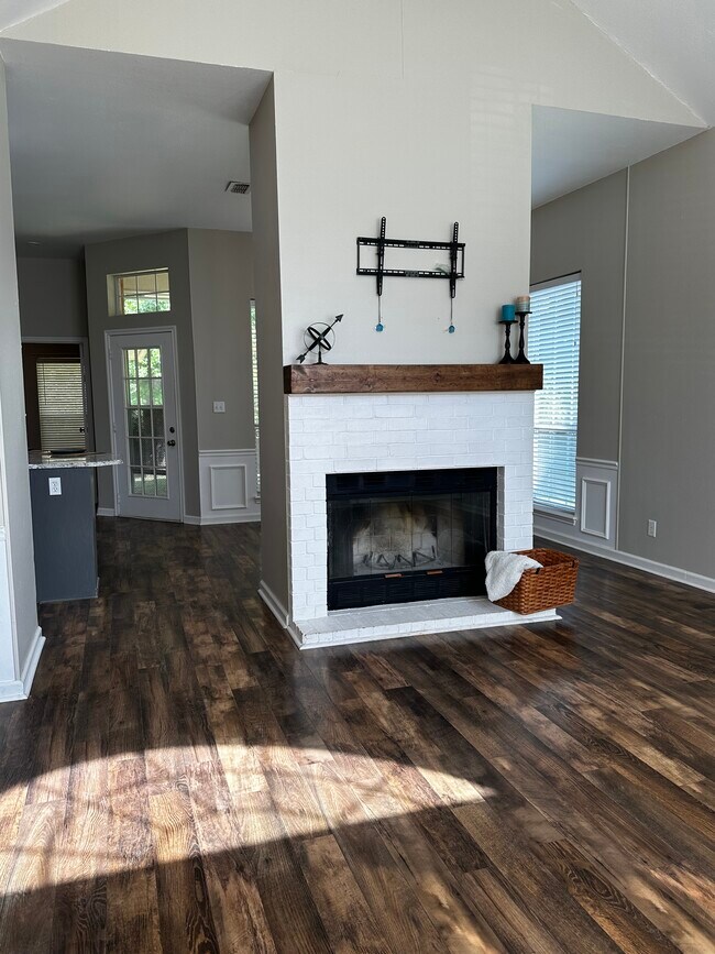 Building Photo - 2914 Shenandoah Dr