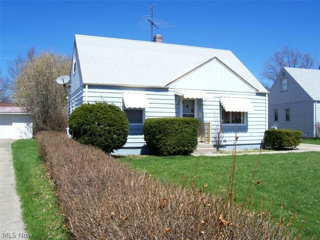 Building Photo - 25701 Richards Ave