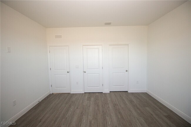 Building Photo - 1083 Calico St