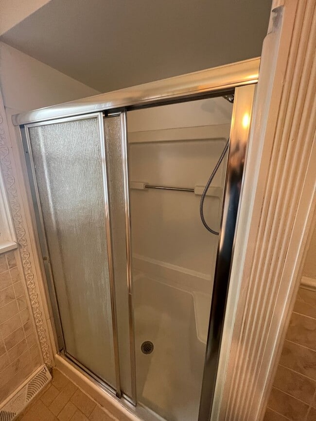 Building Photo - 26202 Lakeshore Blvd