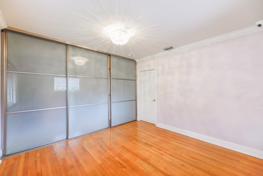 Building Photo - 911 Mariana Ave