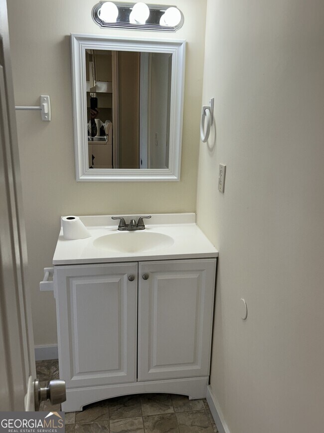 Building Photo - 201 Mt Moriah Rd