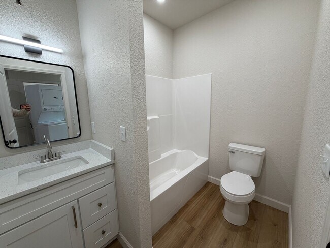 Building Photo - 325 Houghton St