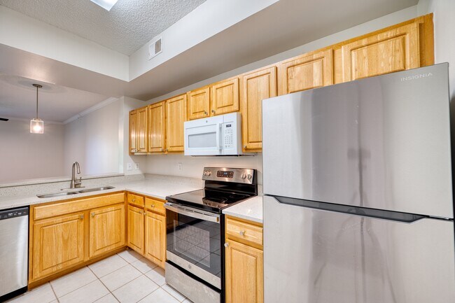 Kitchen - 5681 Bentgrass Dr