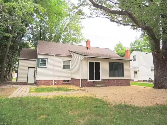 Building Photo - 3 bedroom, 3 bath single family home in So...