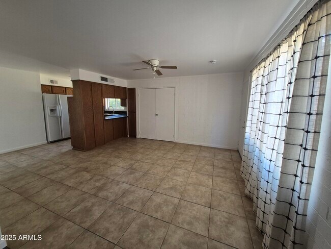 Building Photo - 3945 W Orange Dr