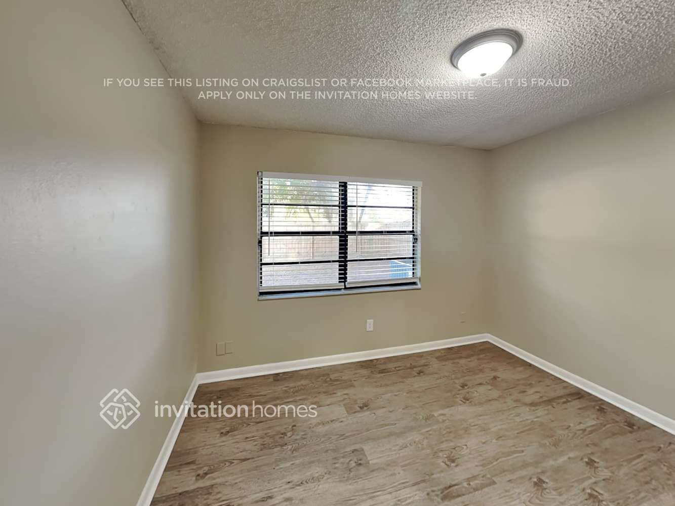 Building Photo - 11301 Hollyglen Dr