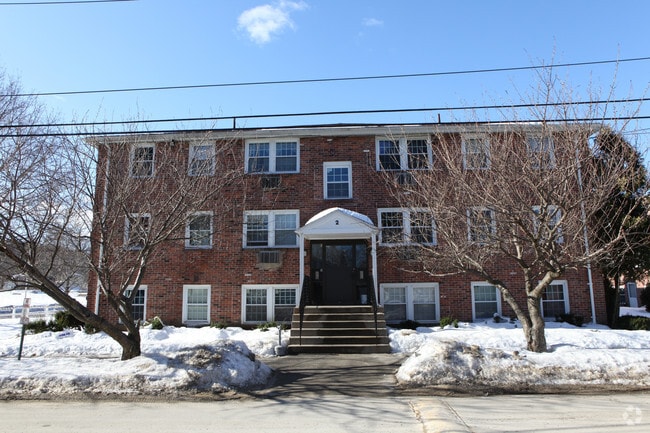 Building Photo - Carriage Hill Estates