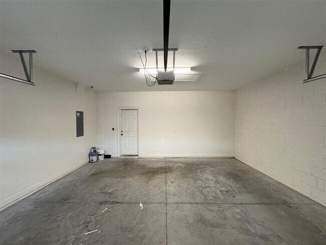 Building Photo - 6931 Lucca St
